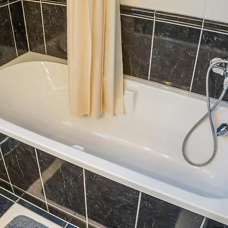 Holiday home Awesome In Heviz W/ Outdoor Swimming Pool, Wifi And 3 Bedrooms Balatongyorok