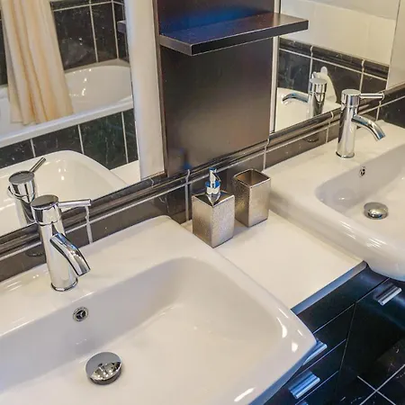 Awesome In Heviz W/ Outdoor Swimming Pool, Wifi And 3 Bedrooms *