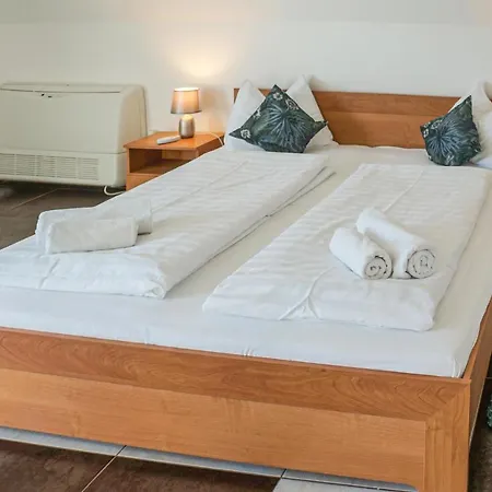 Awesome In Heviz W/ Outdoor Swimming Pool, Wifi And 3 Bedrooms *