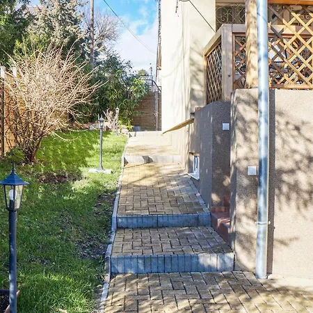 Awesome In Heviz W/ Outdoor Swimming Pool, Wifi And 3 Bedrooms Holiday home Balatongyorok
